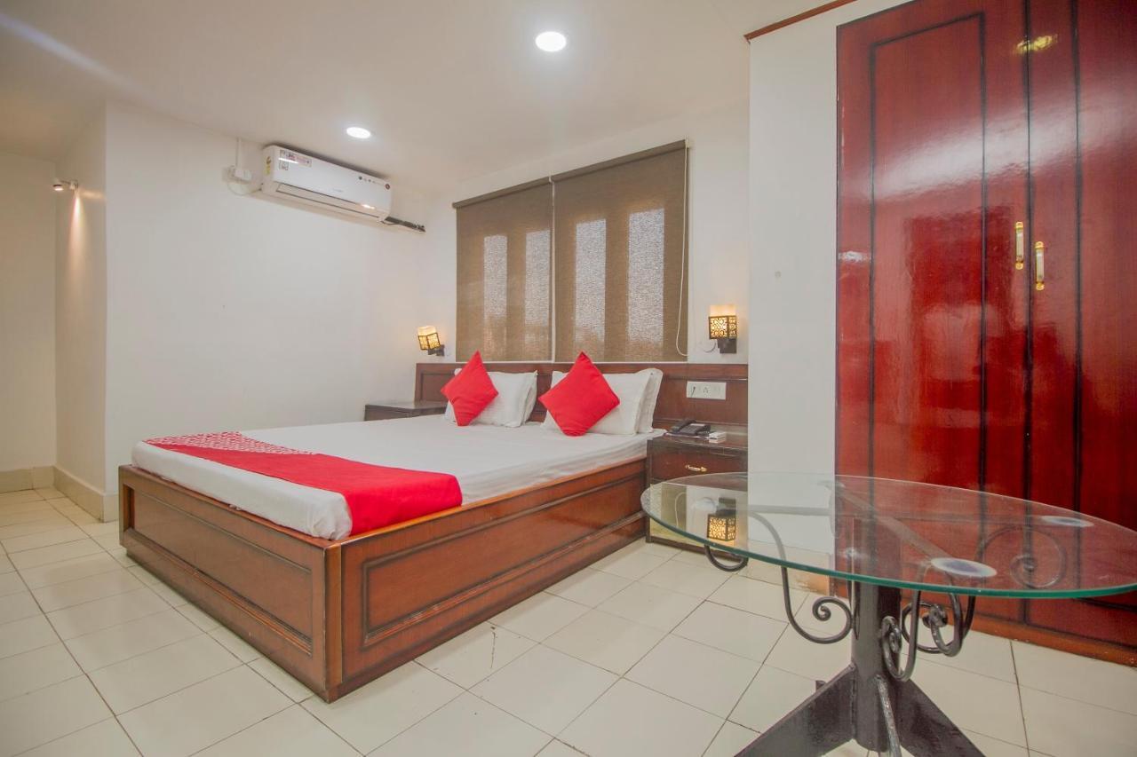 Oyo The Mapple Hotel Siliguri Buitenkant foto